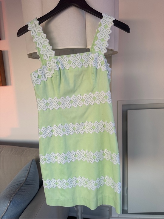 Lilly Pulitzer Dresses & Skirts - Lilly Pulitzer Lime Green and White Floral Appliqué Midi Dress